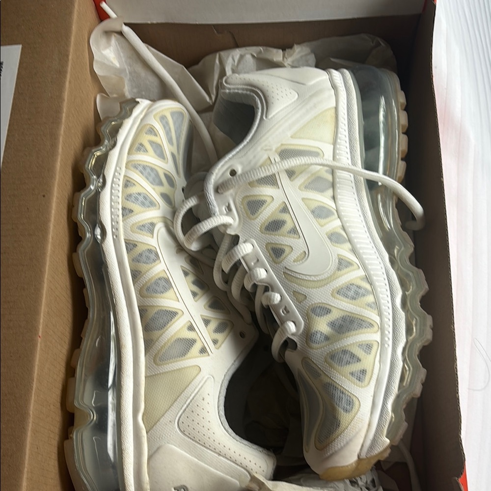 Nike White Air Max 2011